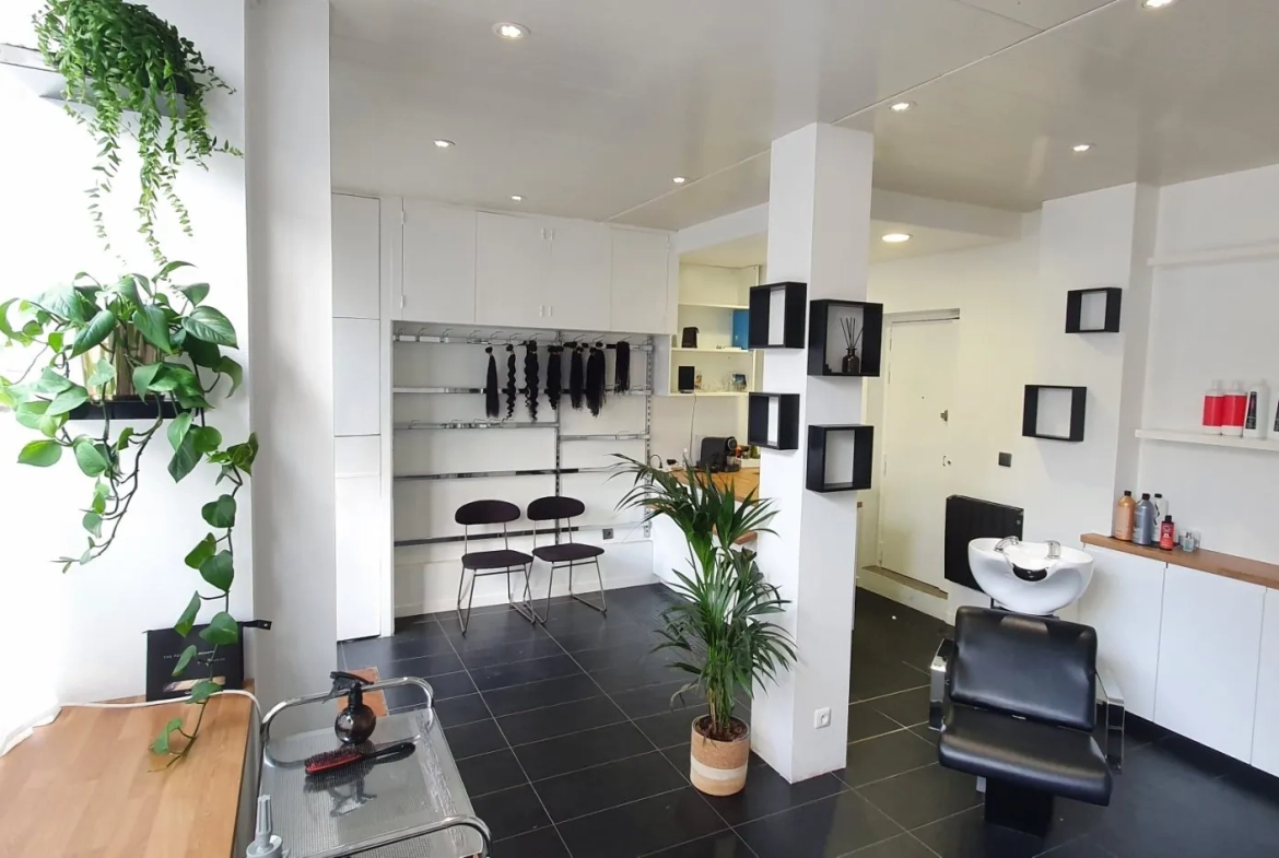 Vente fonds de salon de coiffure et soins du corps à Paris 11ème 