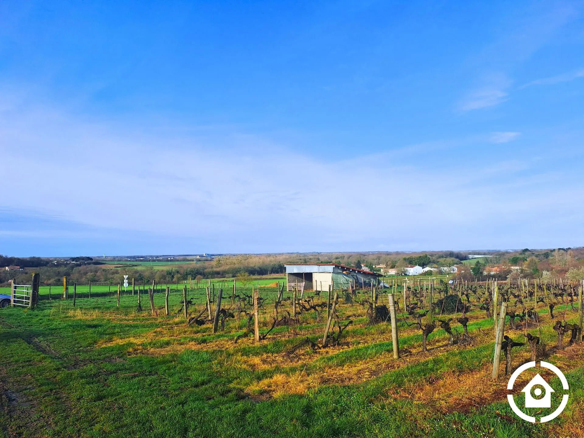 Terrain constructible non viabilisé à AVY avec vue dégagée, opportunité d'investissement 