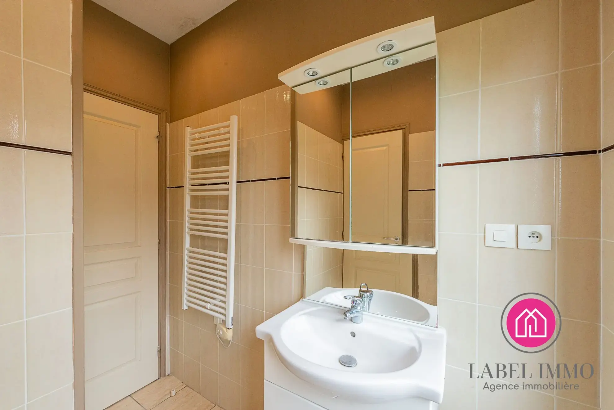 Appartement F3 loué en rez-de-chaussée à Saultain - 72,15 m² 