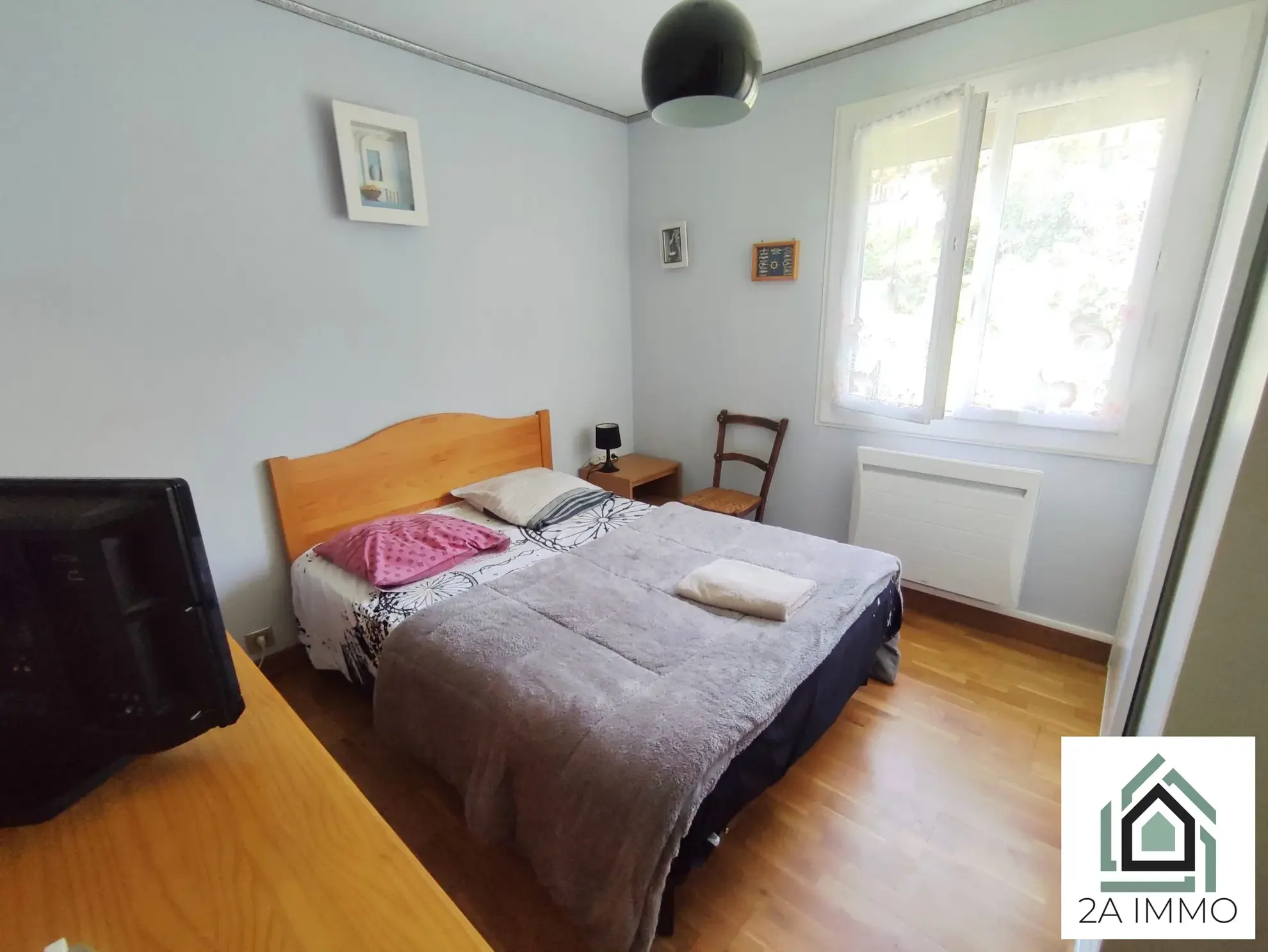 Maison rénovée de 79 m² à Pontaumur avec terrasse et garage 
