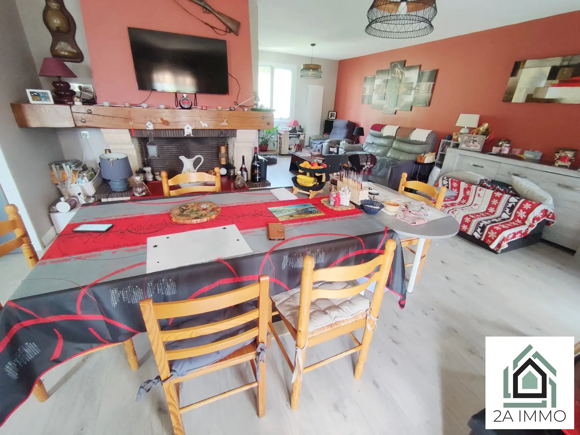 Maison rénovée de 79 m² à Pontaumur avec terrasse et garage 