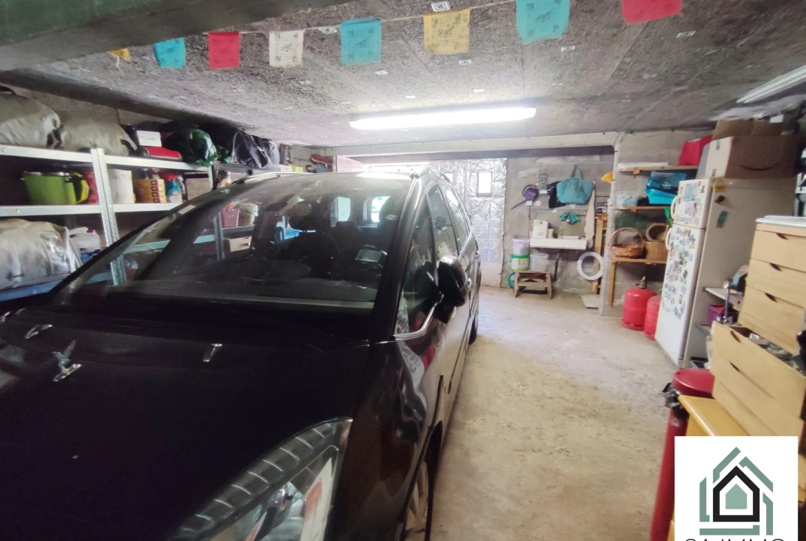 Maison rénovée de 79 m² à Pontaumur avec terrasse et garage 