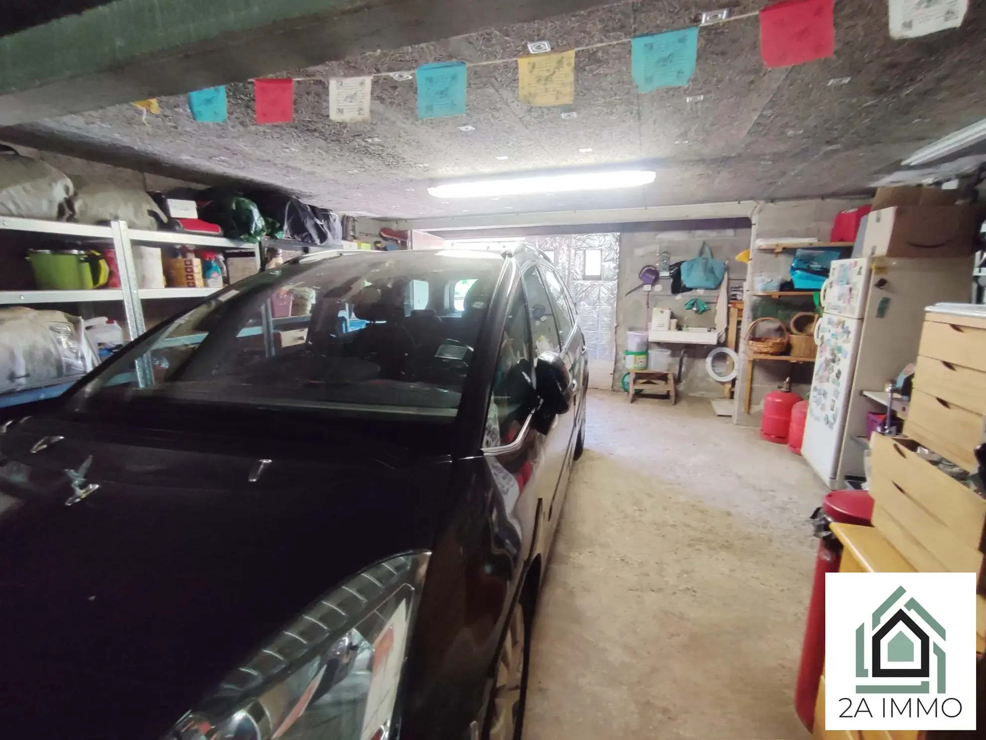 Maison rénovée de 79 m² à Pontaumur avec terrasse et garage 