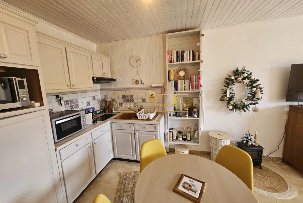 Studio à vendre à Gréolières avec balcon et vue sur pistes – Investissement idéal 