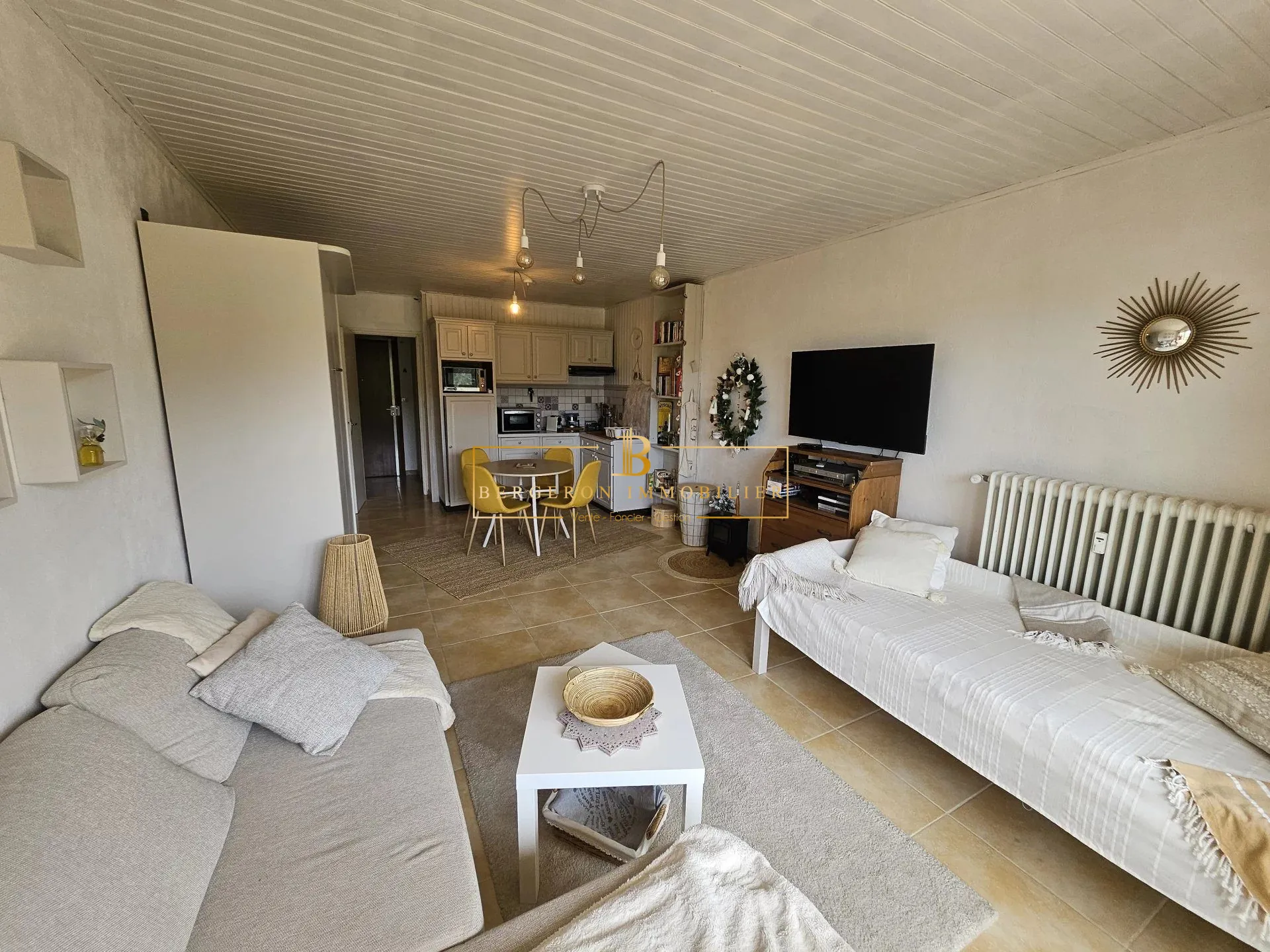 Studio à vendre à Gréolières avec balcon et vue sur pistes – Investissement idéal 
