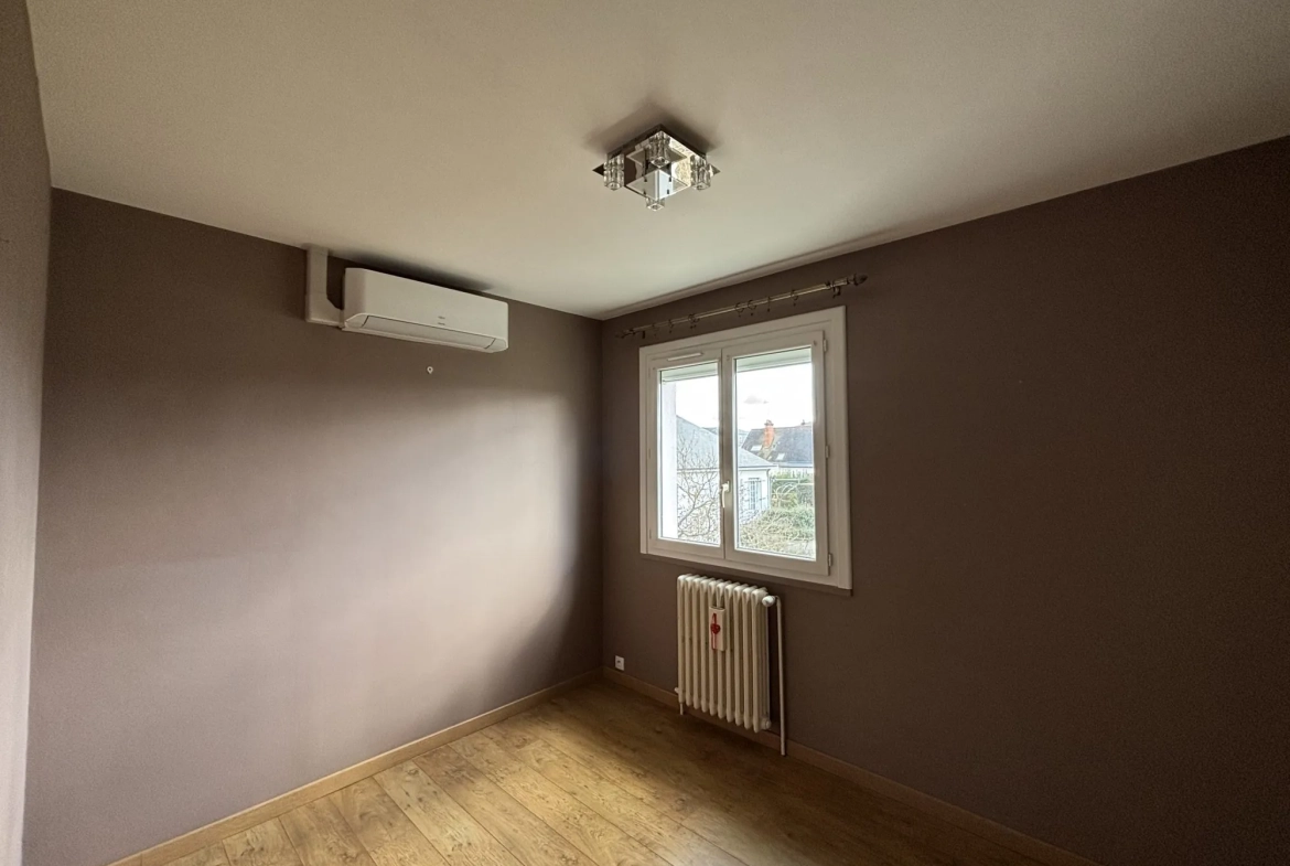 Maison à vendre à La Chaussée Saint Victor - 105 m² avec jardin et garage 