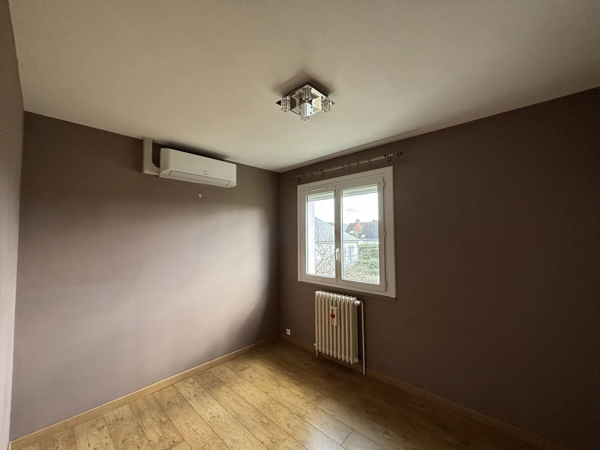 Maison à vendre à La Chaussée Saint Victor - 105 m² avec jardin et garage 