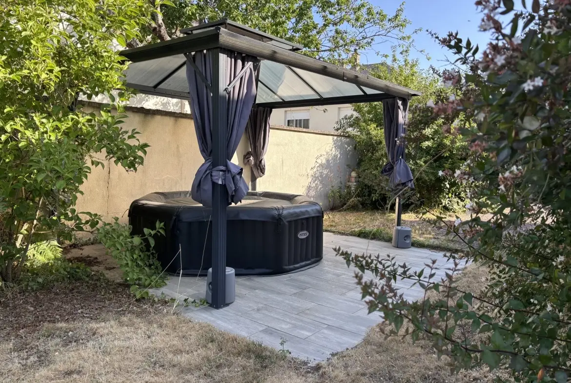 Maison à vendre à La Chaussée Saint Victor - 105 m² avec jardin et garage 