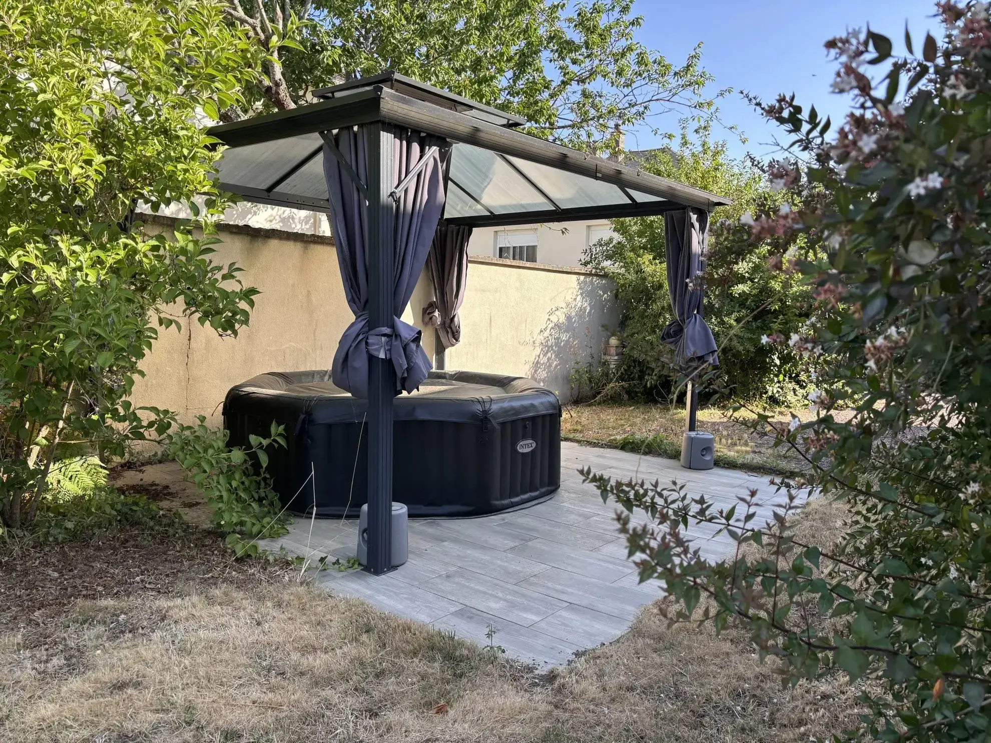 Maison à vendre à La Chaussée Saint Victor - 105 m² avec jardin et garage 