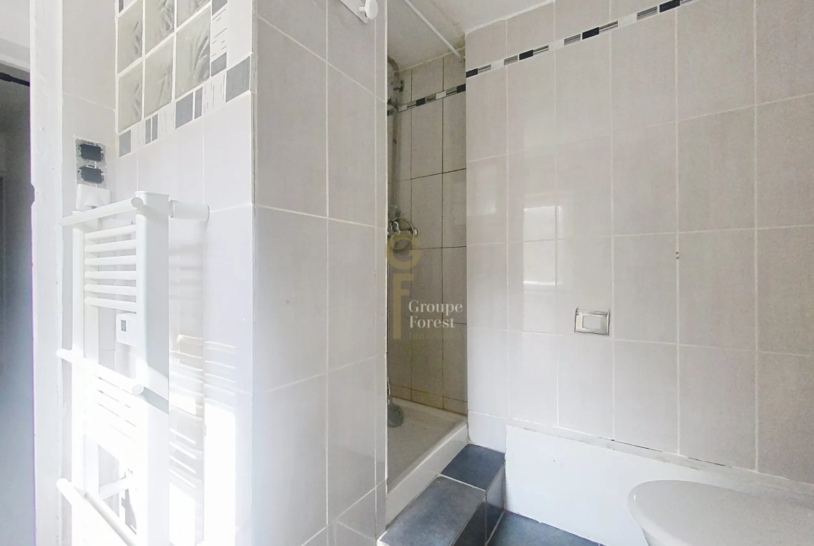 Maison à vendre à Tourcoing - 115 m², idéal rénovation, proximité commodités 