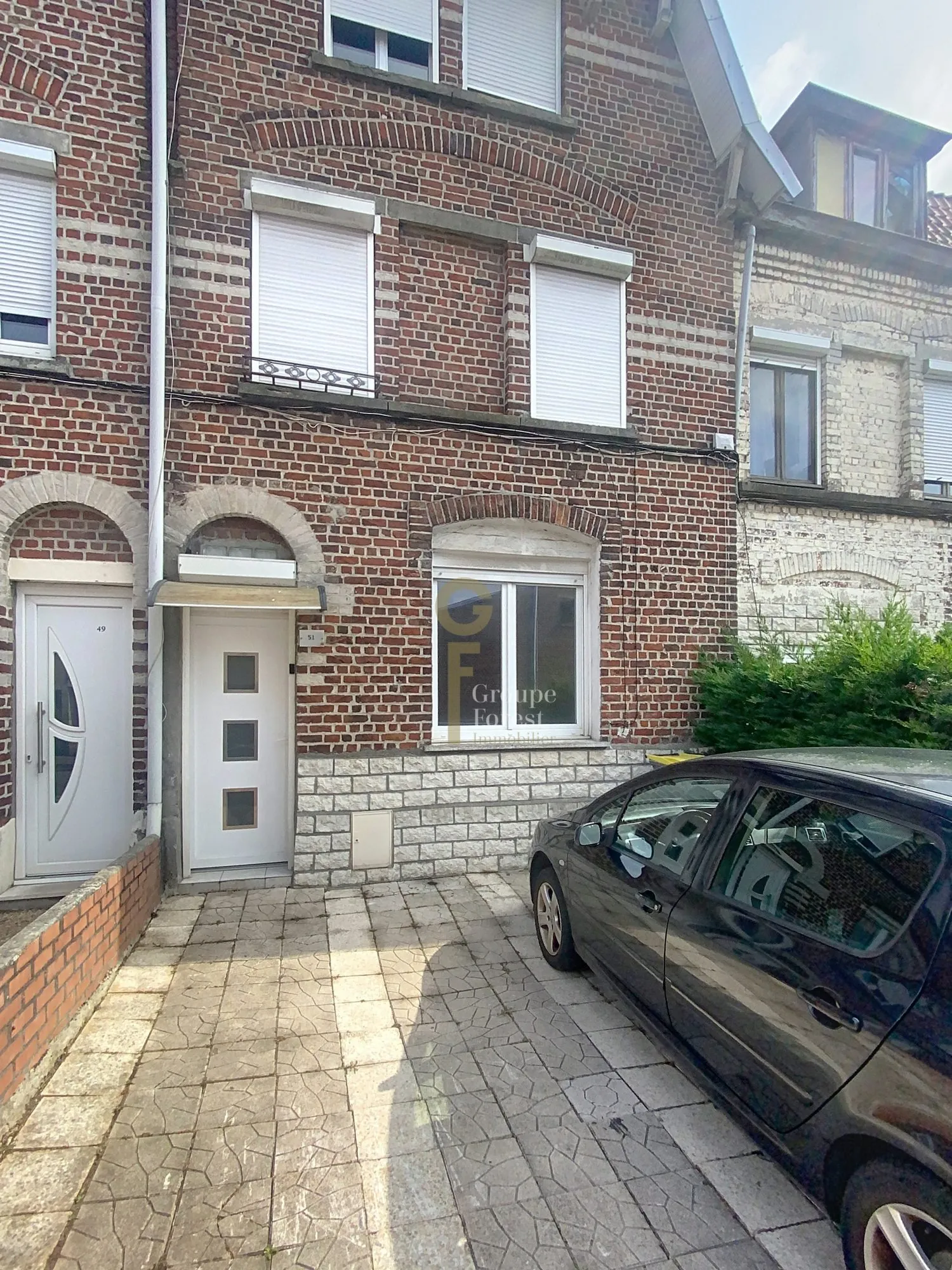 Maison à vendre à Tourcoing - 115 m², idéal rénovation, proximité commodités 