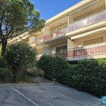 Appartement T2 à rénover avec balcon ensoleillé à Six-Fours-les-Plages