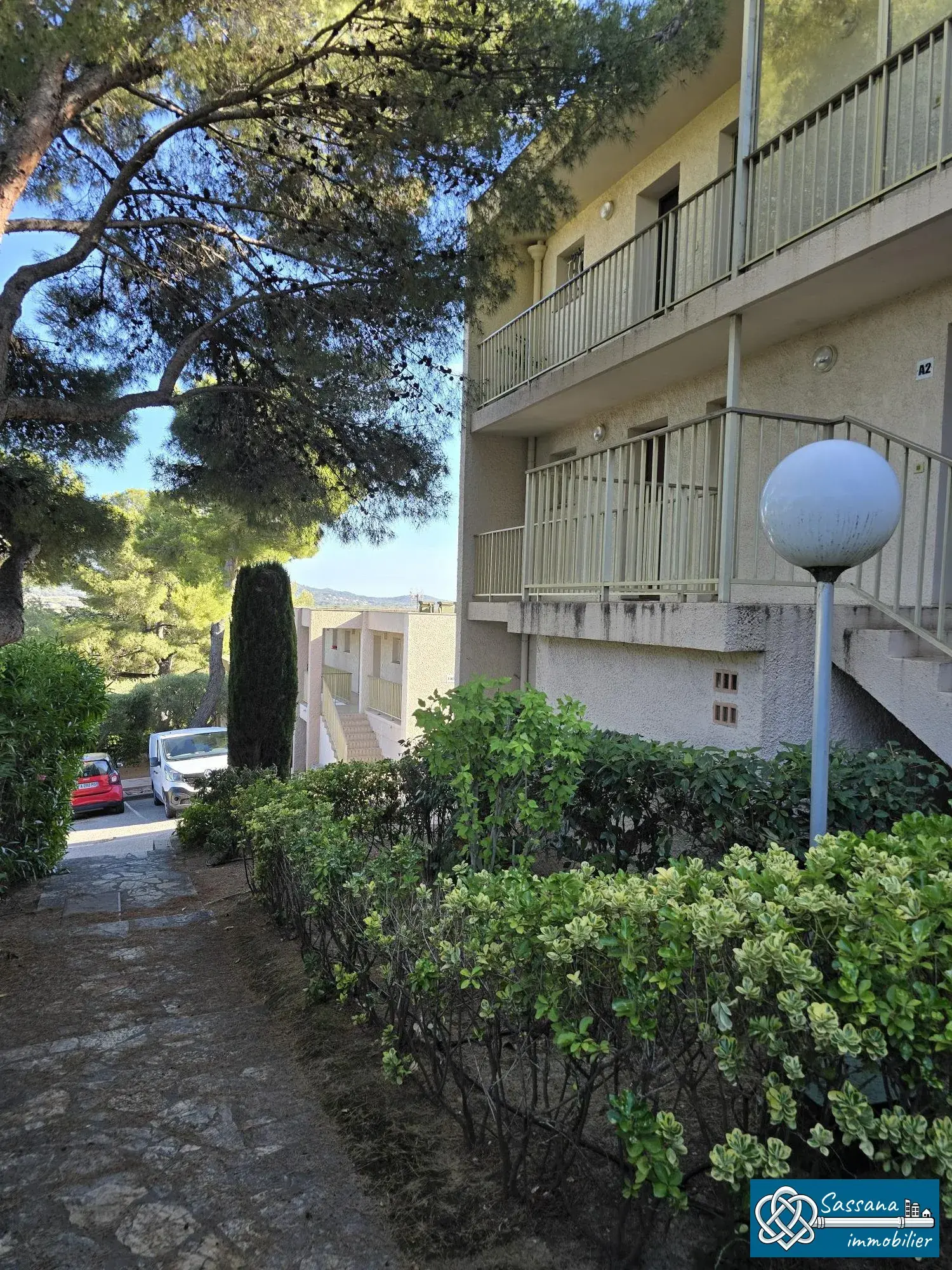 Appartement T2 à rénover avec balcon ensoleillé à Six-Fours-les-Plages 
