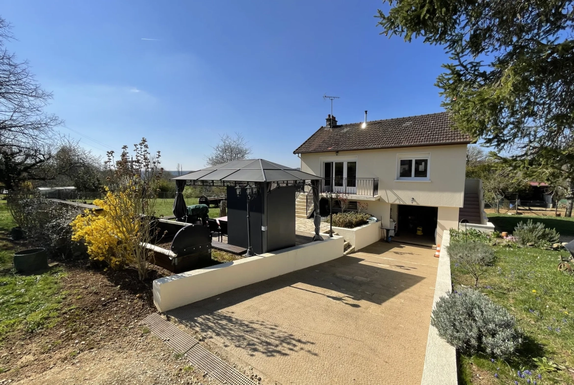 Maison rénovée avec vue imprenable sur la nature à Brosses - 62 m² 