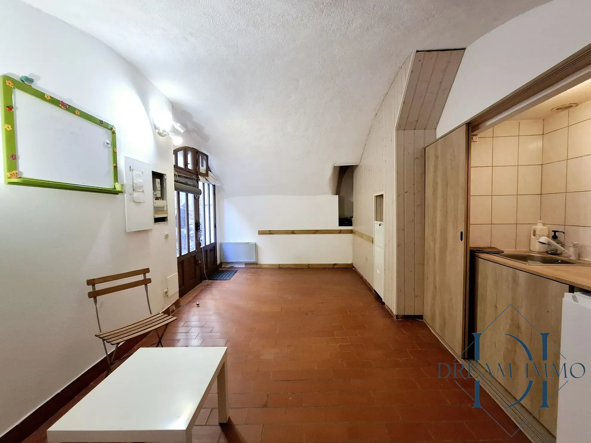 Appartement T2 à Poussan avec fort potentiel de rénovation - 34,57 m² 