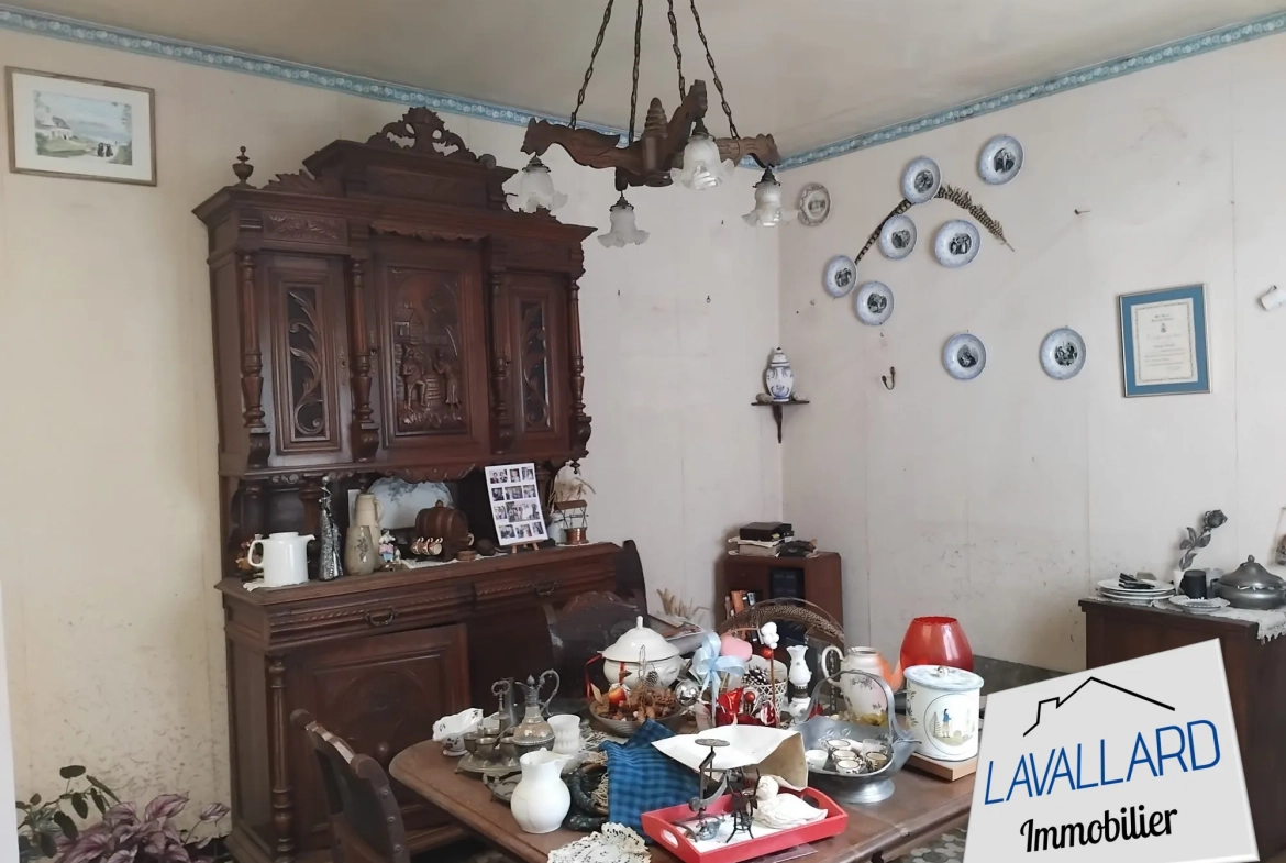 Maison ancienne à rénover avec jardin à Mailly-Maillet, secteur d'Albert 