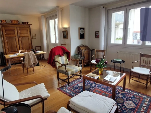 Appartement lumineux de 81 m² avec balcon et cave à Chamalières
