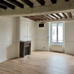Bel appartement 3 pièces lumineux à Orléans Sud avec véranda et charme ancien