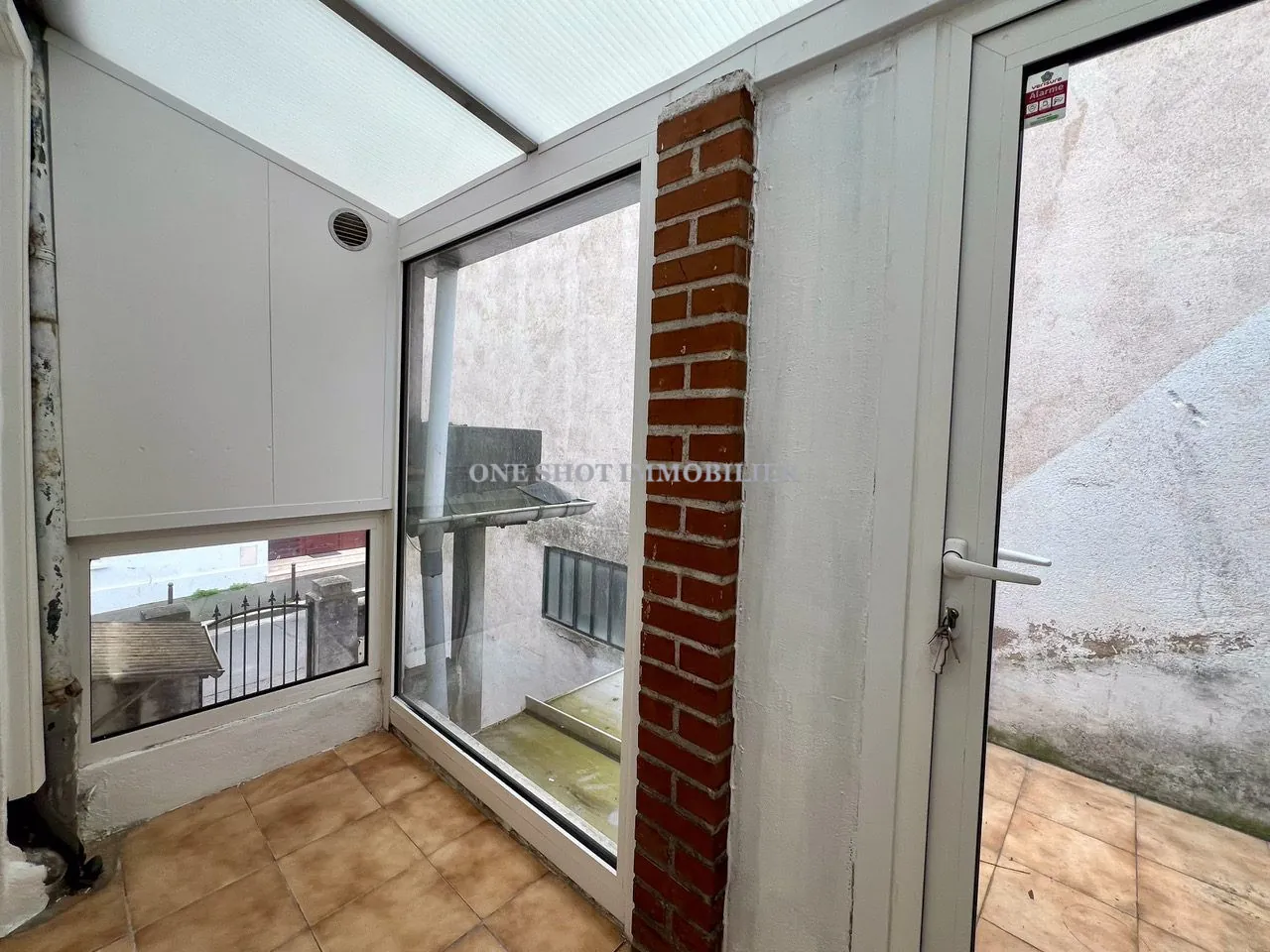 Bel appartement 3 pièces lumineux à Orléans Sud avec véranda et charme ancien 