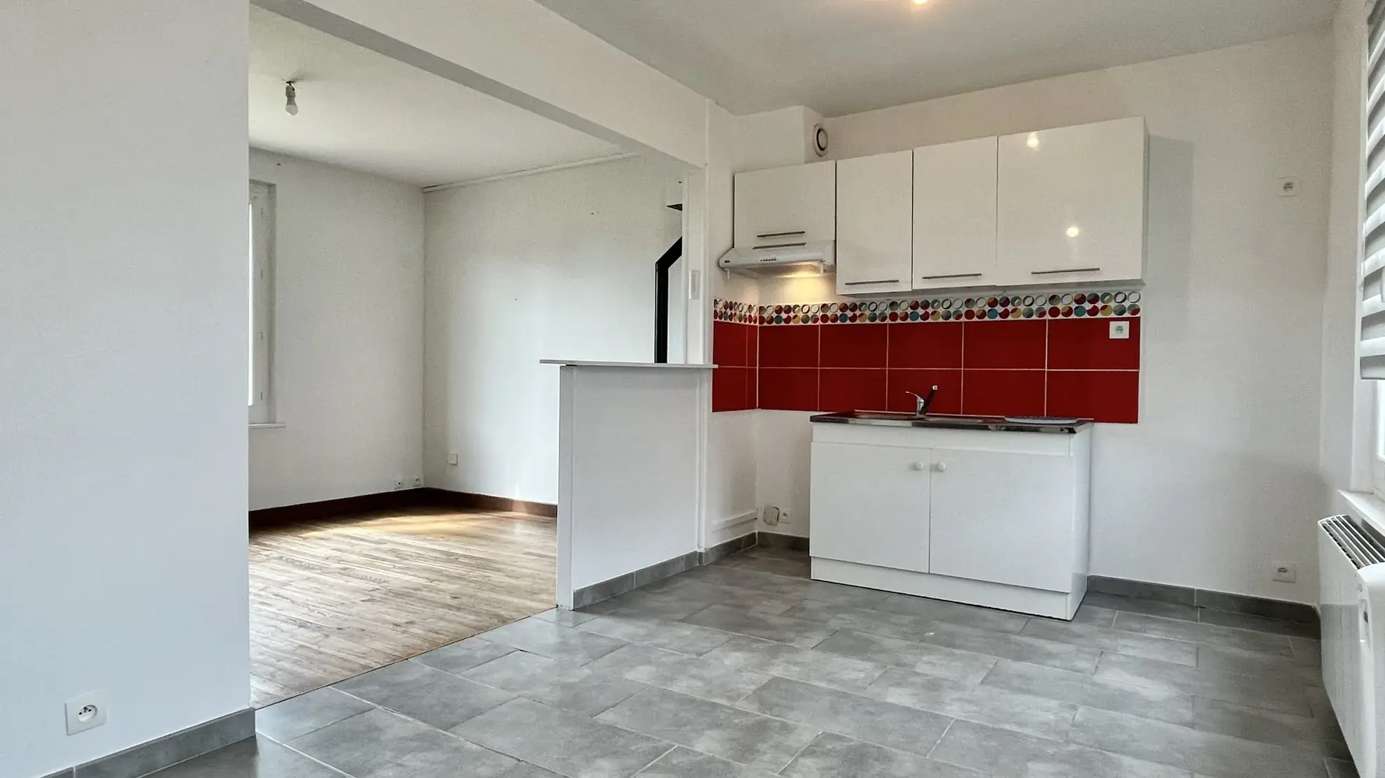 Maison 2 Chambres avec Garage et Jardin à Saint-Cosme-en-Vairais 