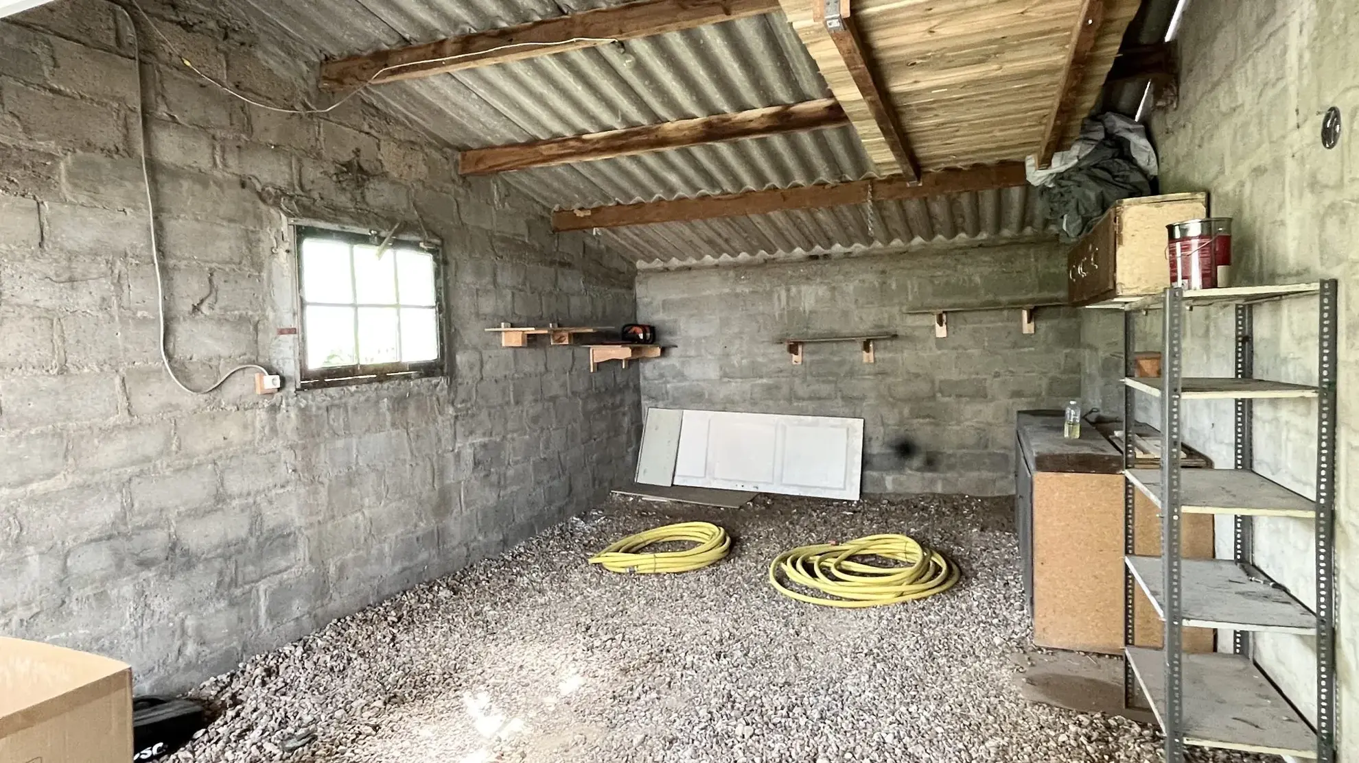 Maison 2 Chambres avec Garage et Jardin à Saint-Cosme-en-Vairais 