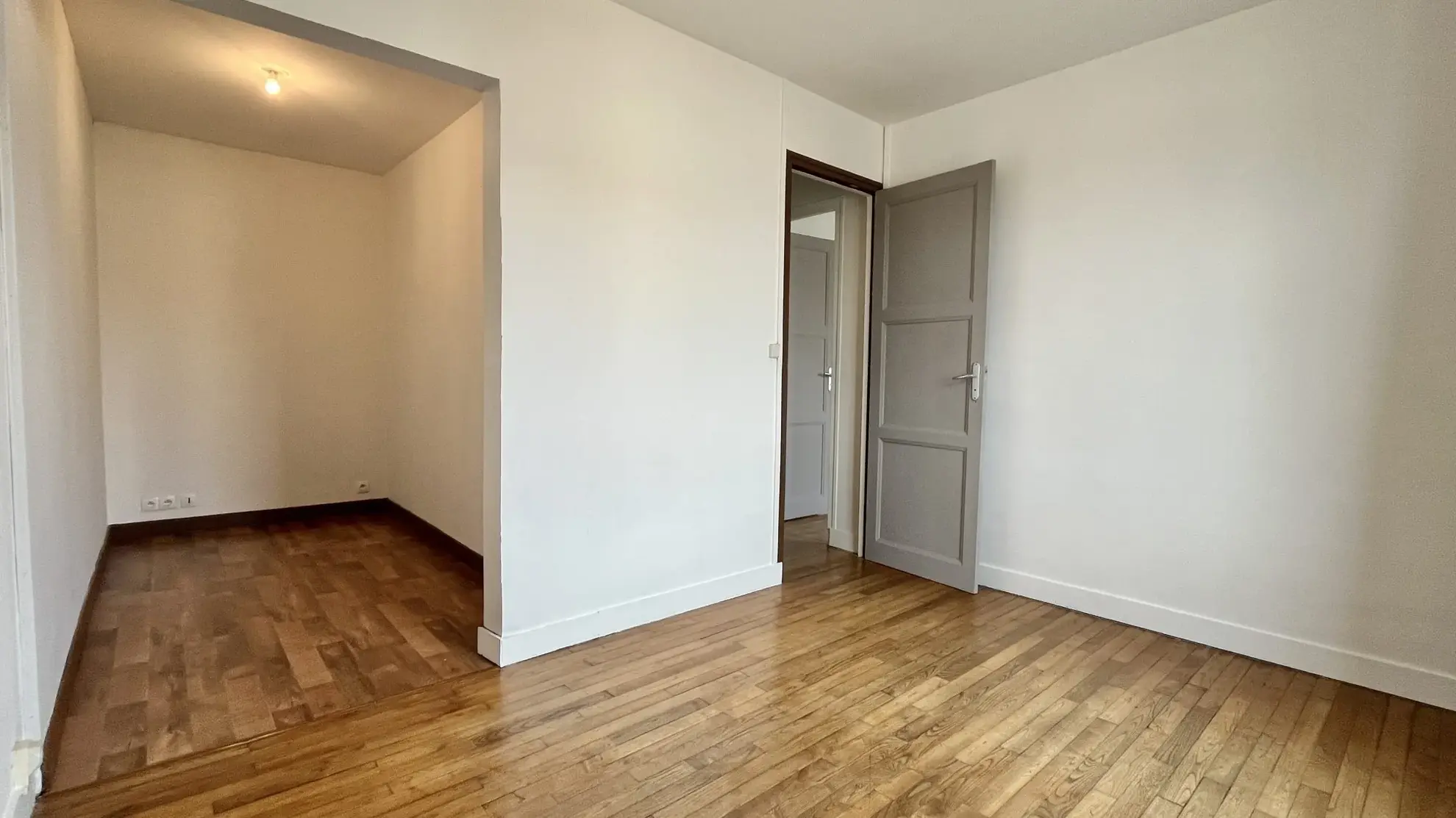 Maison 2 Chambres avec Garage et Jardin à Saint-Cosme-en-Vairais 