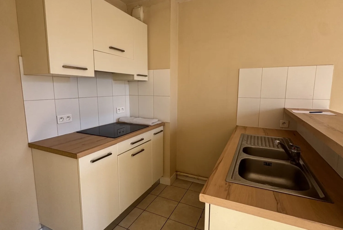 A vendre appartement duplex 3 pièces à Saintes, centre-ville 