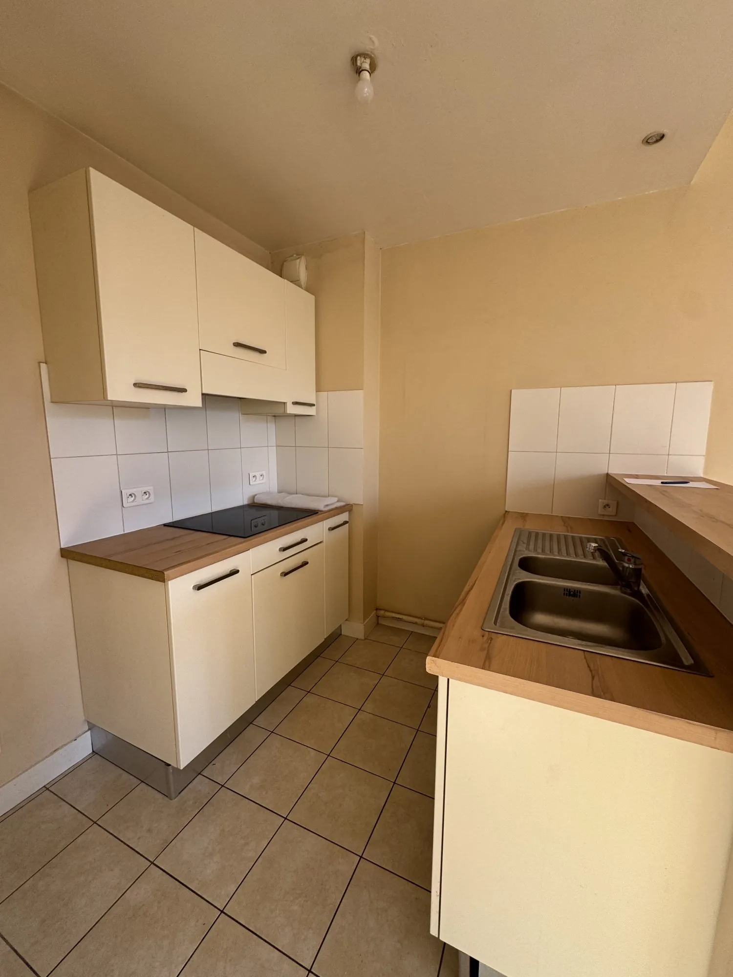 A vendre appartement duplex 3 pièces à Saintes, centre-ville 