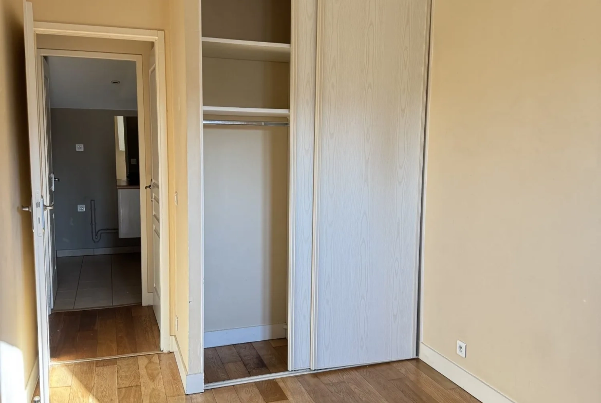 A vendre appartement duplex 3 pièces à Saintes, centre-ville 