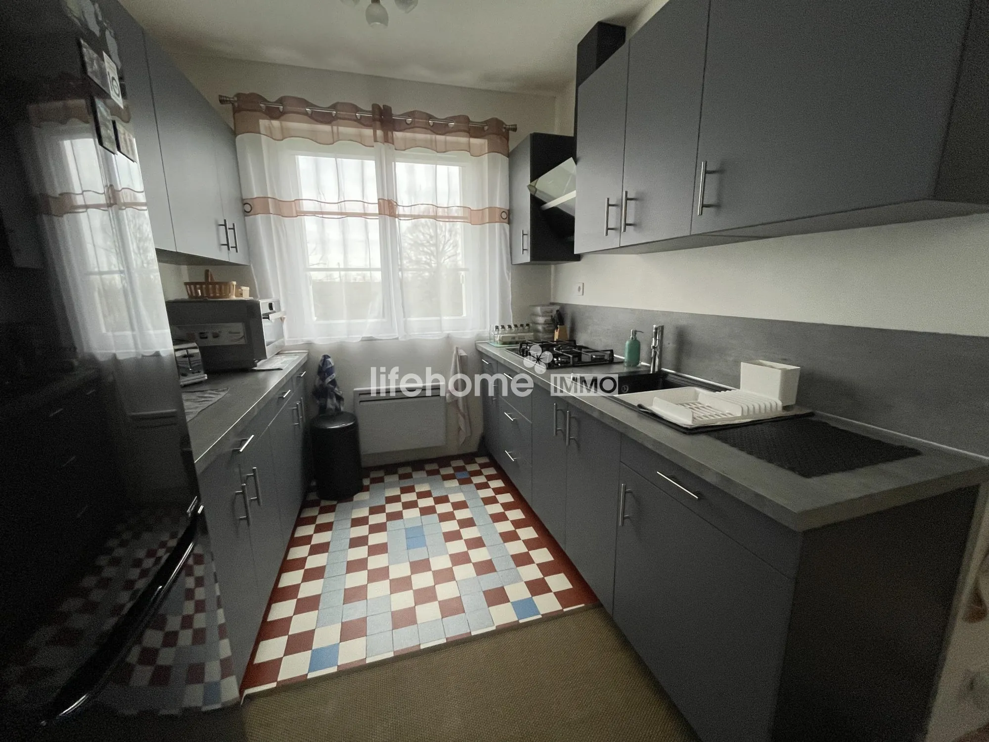 Maison en deux appartements avec grand terrain à Luçay-le-Mâle 