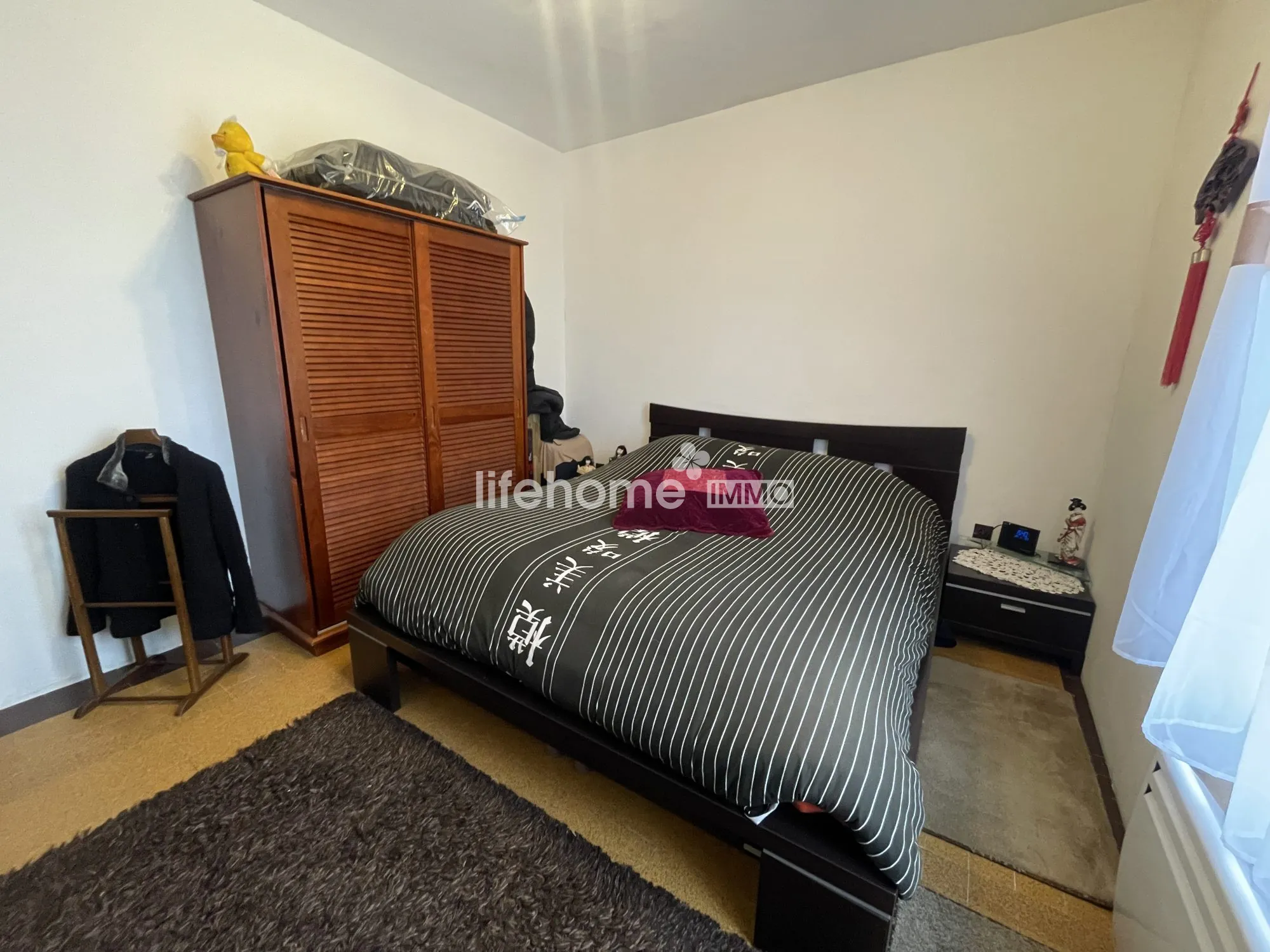 Maison en deux appartements avec grand terrain à Luçay-le-Mâle 