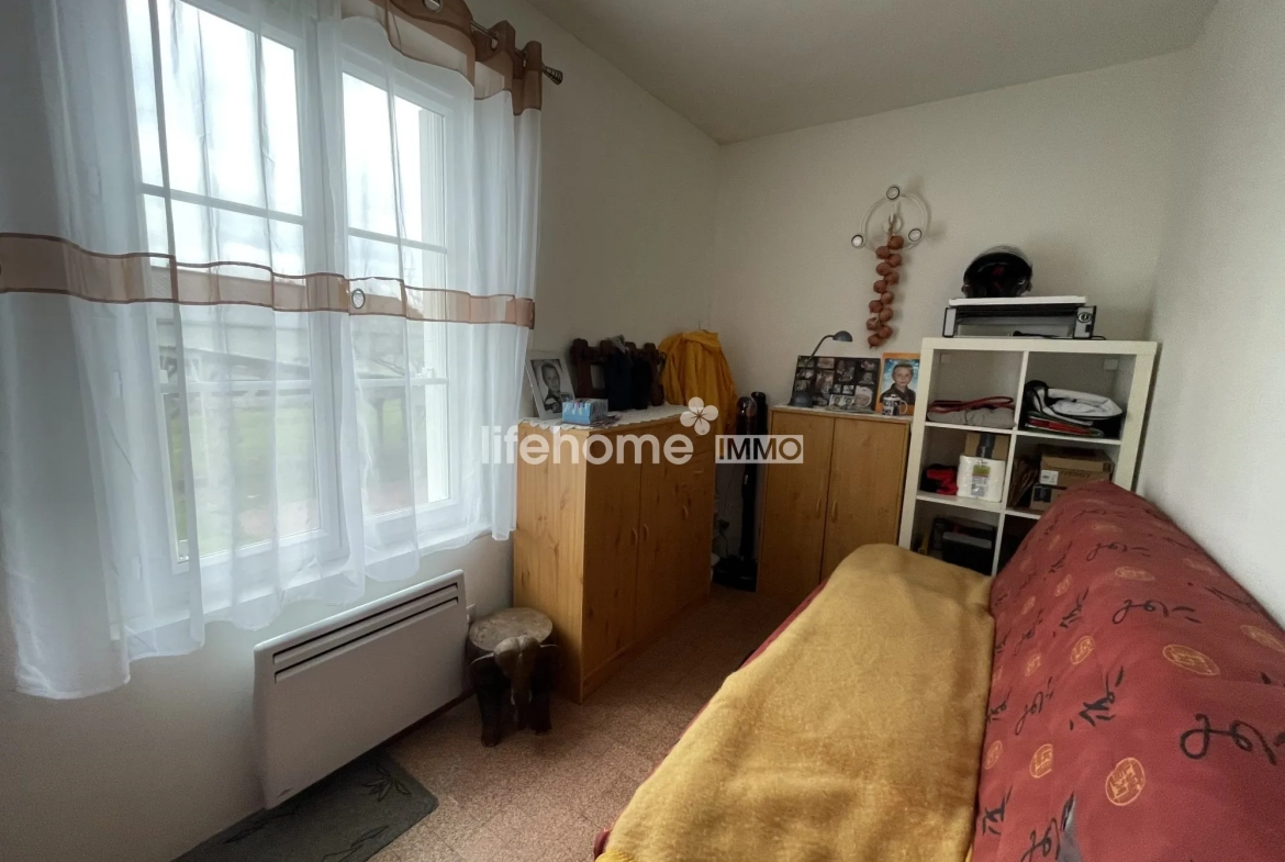 Maison en deux appartements avec grand terrain à Luçay-le-Mâle 