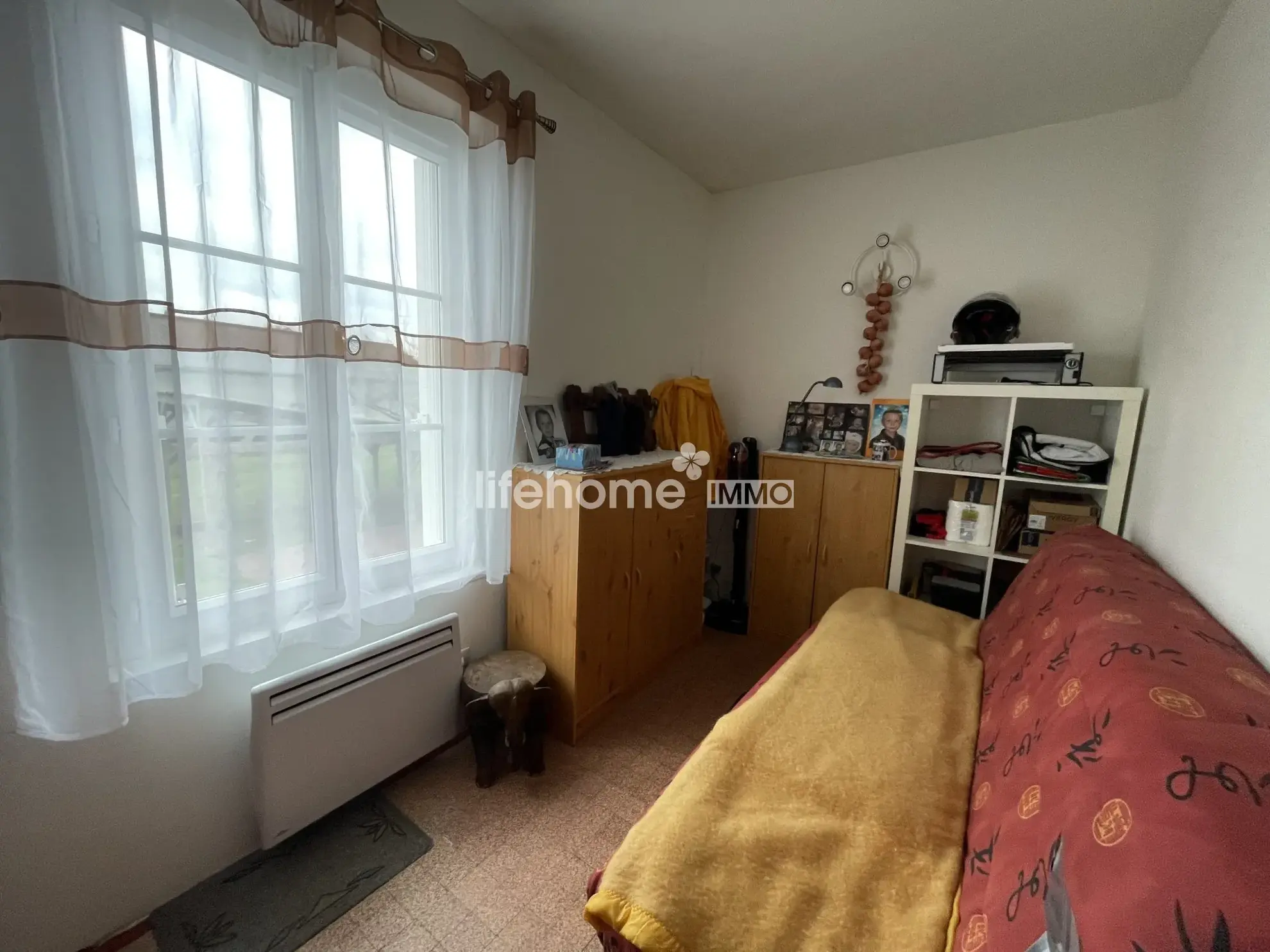 Maison en deux appartements avec grand terrain à Luçay-le-Mâle 