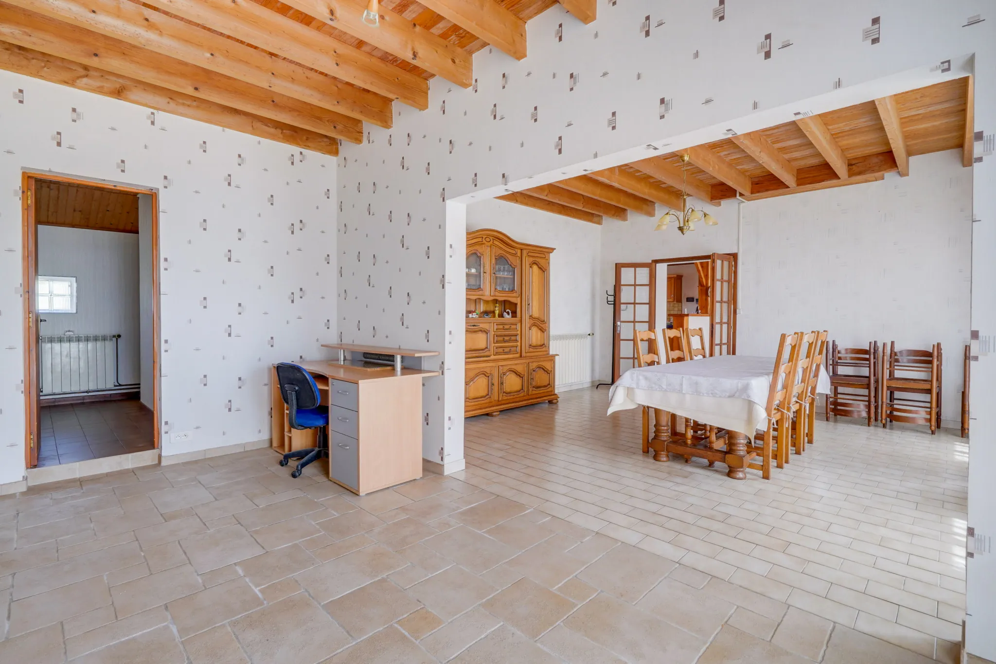Belle longère de 190m² avec garage, hangar et grand terrain à Marcillac 