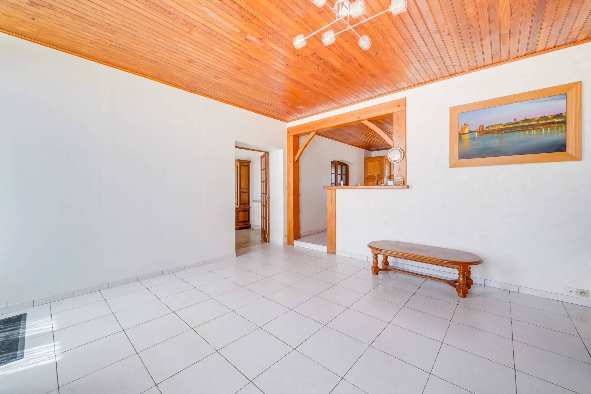 Belle longère de 190m² avec garage, hangar et grand terrain à Marcillac 