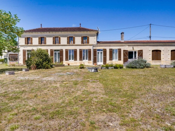 Belle longère de 190m² avec garage, hangar et grand terrain à Marcillac