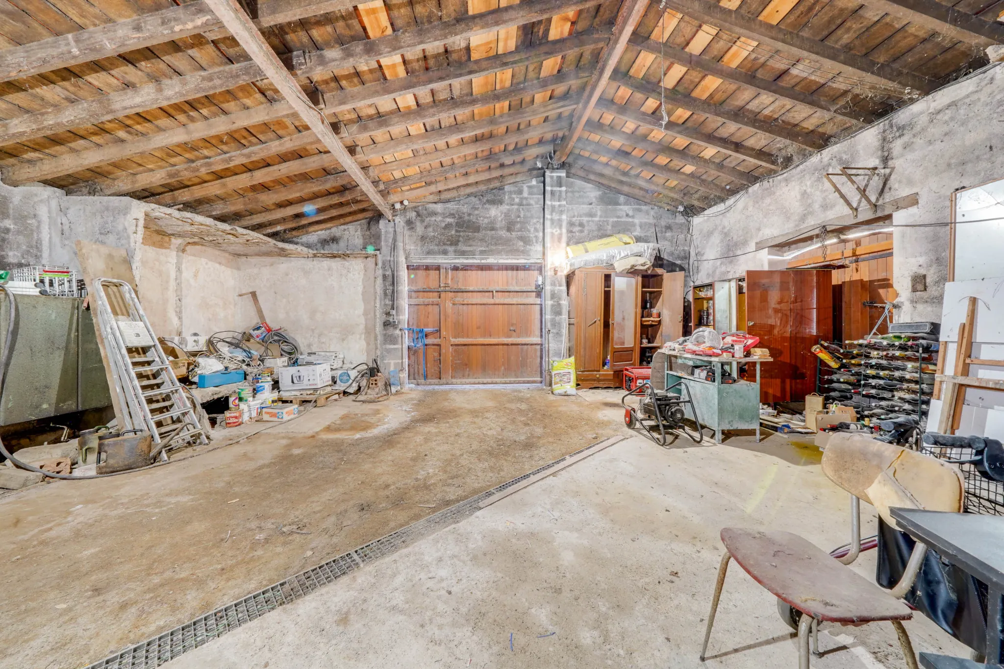 Belle longère de 190m² avec garage, hangar et grand terrain à Marcillac 
