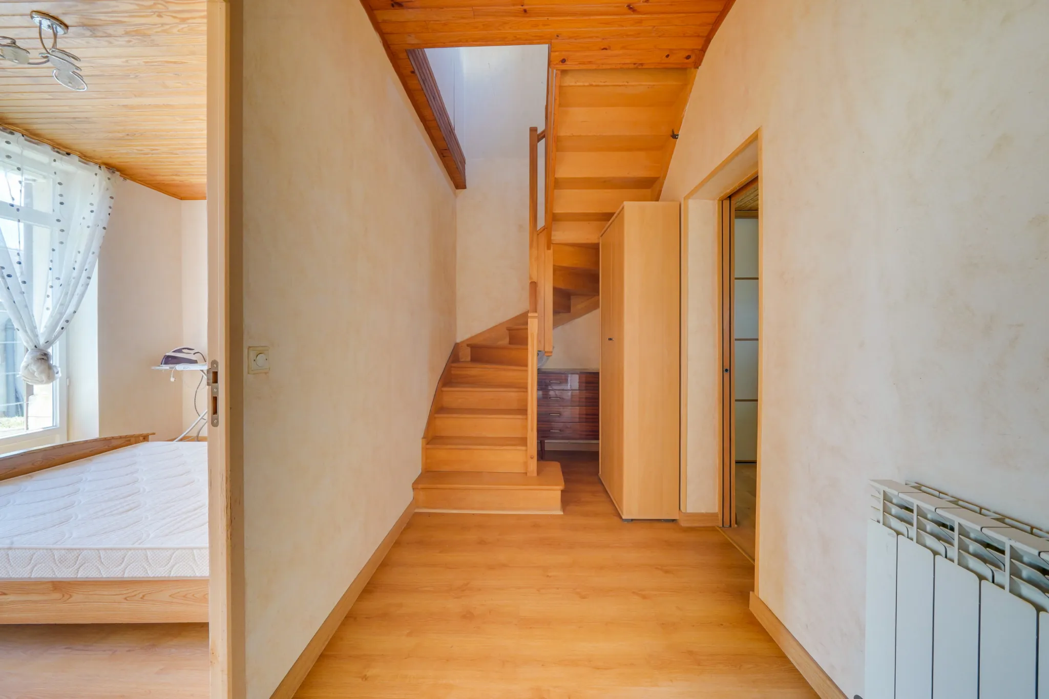 Belle longère de 190m² avec garage, hangar et grand terrain à Marcillac 
