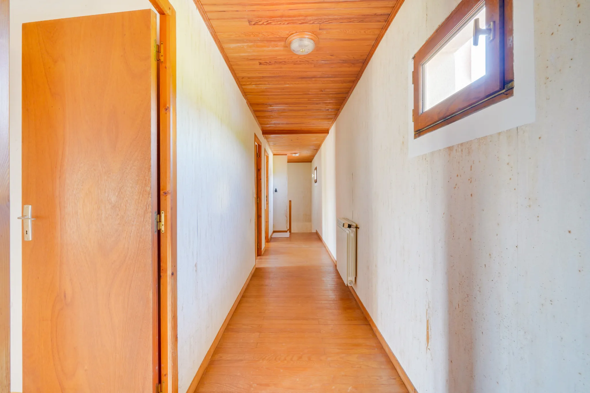 Belle longère de 190m² avec garage, hangar et grand terrain à Marcillac 