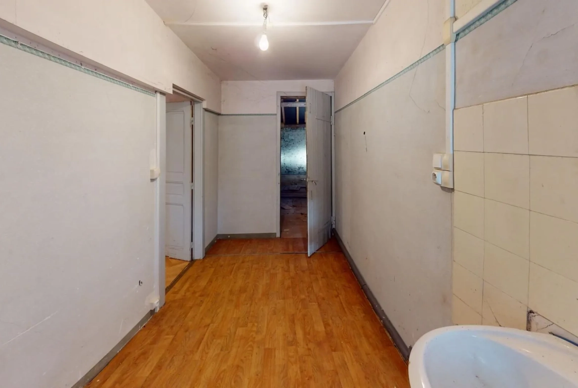 Ferme à rénover à Mignéville - 90 m² avec potentiel proche commodités 