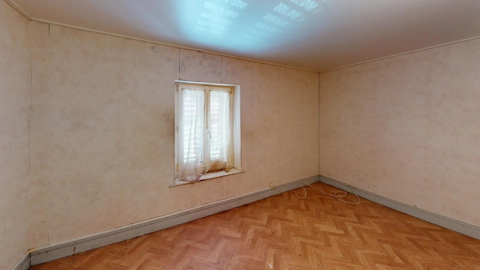Ferme à rénover à Mignéville - 90 m² avec potentiel proche commodités 