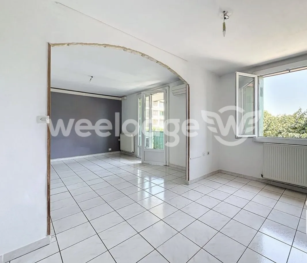 Bureau à vendre à Fargues - Opportunité à Le Pontet, rénovation possible 