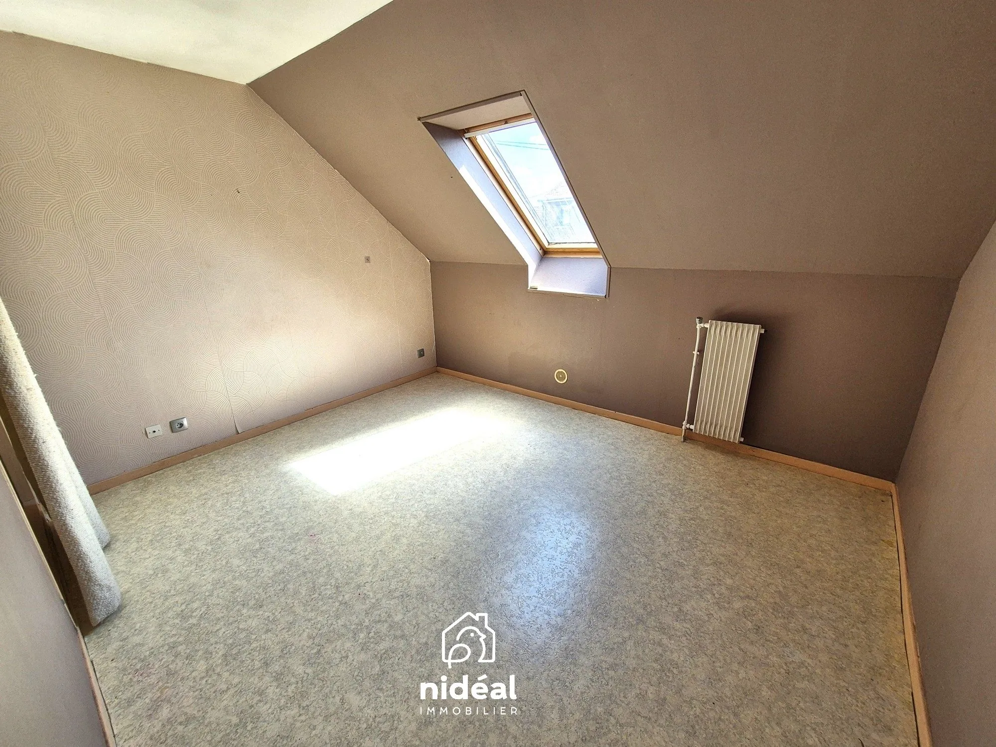 Maison à vendre à Leval – 88 m², 3 chambres, garage, résidence calme 
