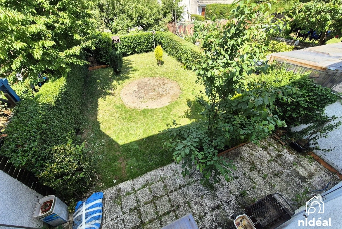 Maison à vendre à Leval – 88 m², 3 chambres, garage, résidence calme 