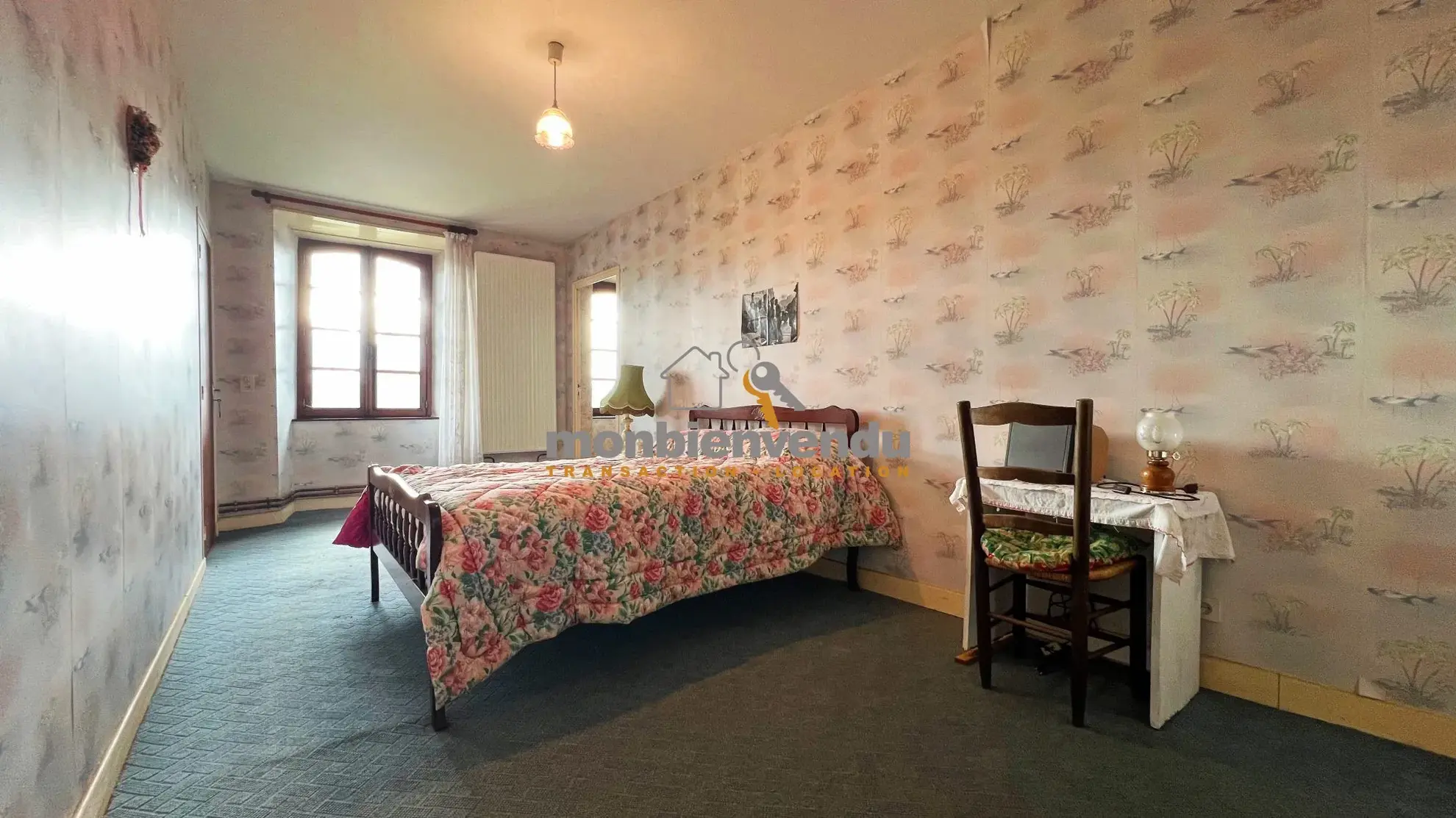 Maison ancienne de caractère à Roannes-Saint-Mary, 186 m² avec cave et potentiel d'aménagement 