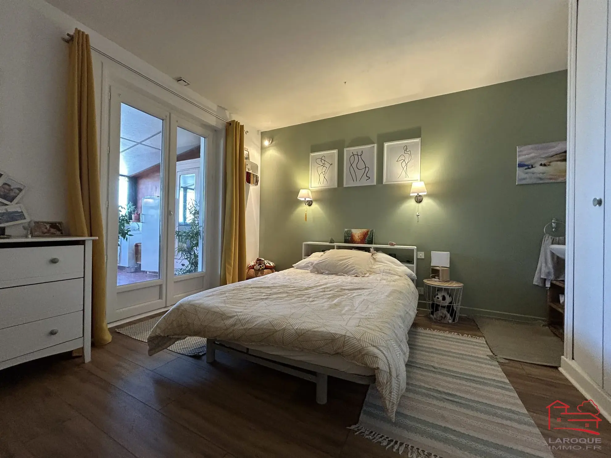 Magnifique maison rénovée de 169 m² avec terrasse et garage à Laroque-Timbaut 