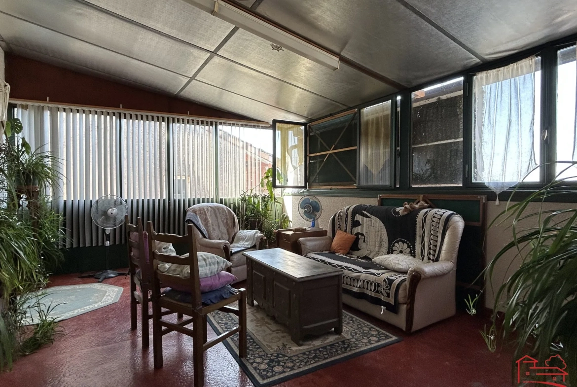 Magnifique maison rénovée de 169 m² avec terrasse et garage à Laroque-Timbaut 