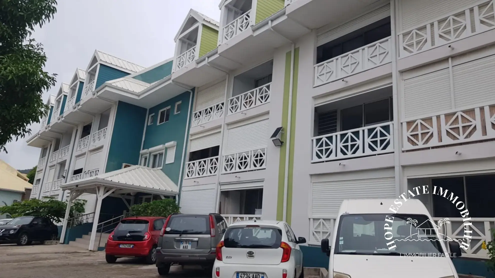 Studio à vendre avec balcon à Marigot - Résidence calme et vue dégagée 