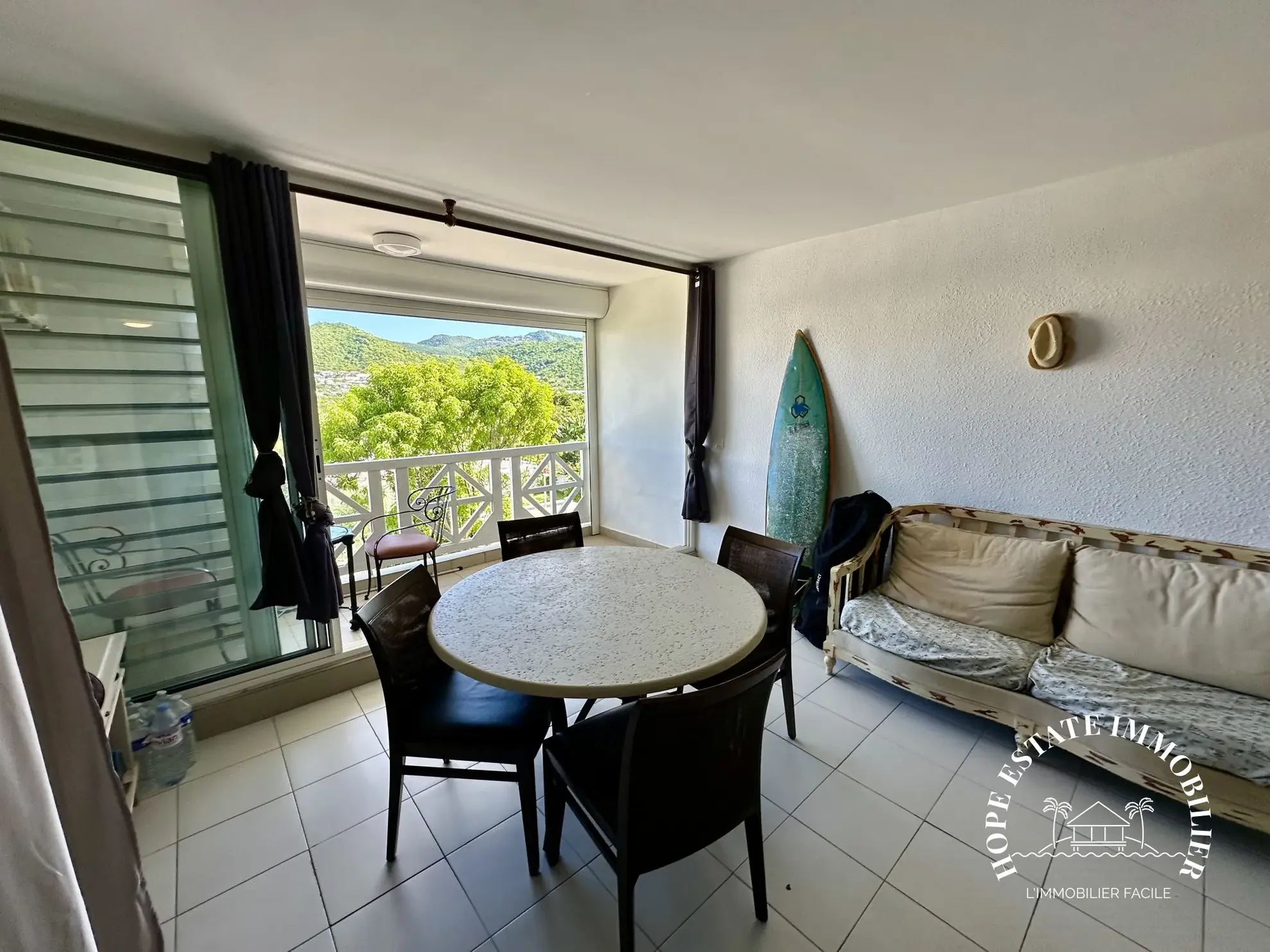 Studio à vendre avec balcon à Marigot - Résidence calme et vue dégagée 