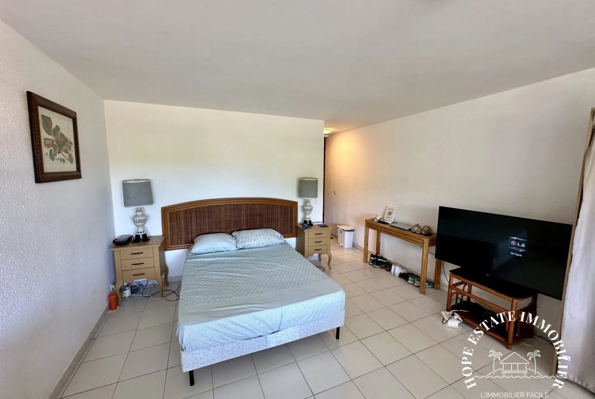 Studio à vendre avec balcon à Marigot - Résidence calme et vue dégagée 